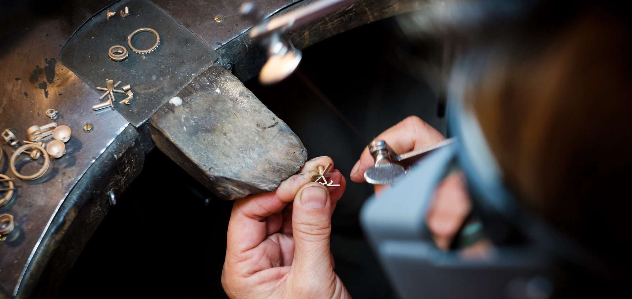 La fabrication d'un bijou